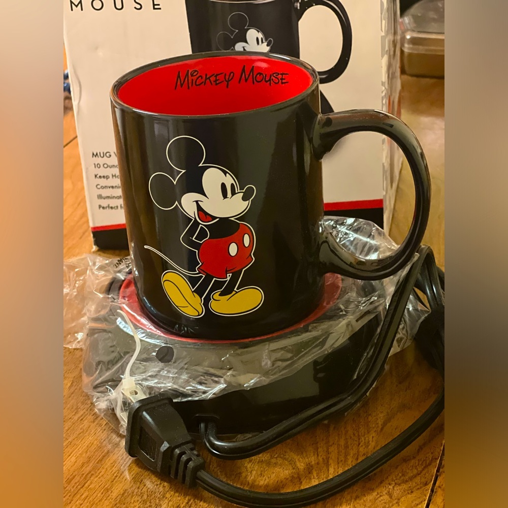 ❤️🖤Mickey Mouse Coffee Mug and the Warmer❤️🖤
